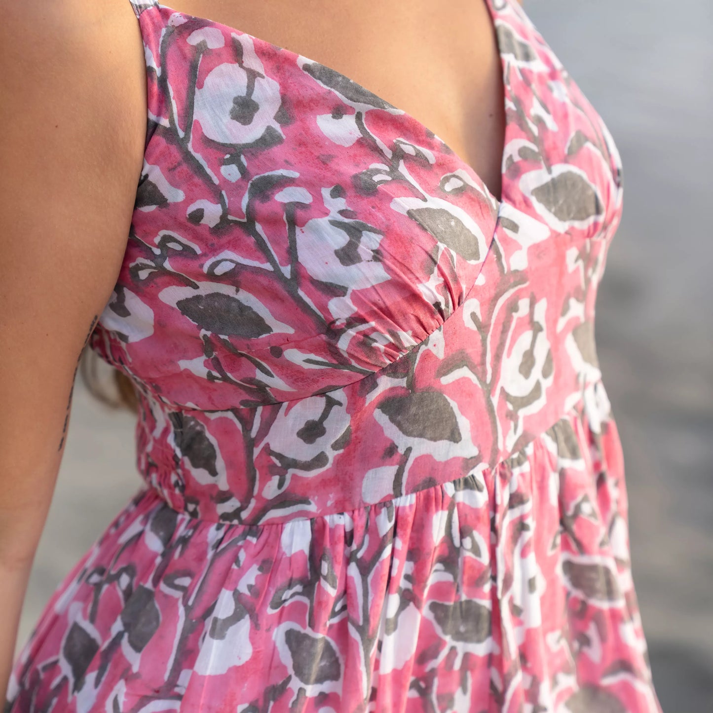 The Elira - Sweetheart Neckline Midi Dress